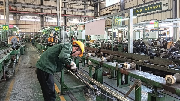 不锈钢焊管胜无缝，换热器选材揭秘！