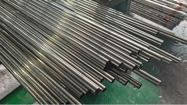 不锈钢抛光管表面发黑该如何处理